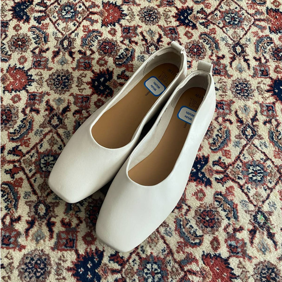 Time and Tru White Faux Leather Slip-On Square Toe Flats Size 11 Wide Width New - Picture 1 of 5